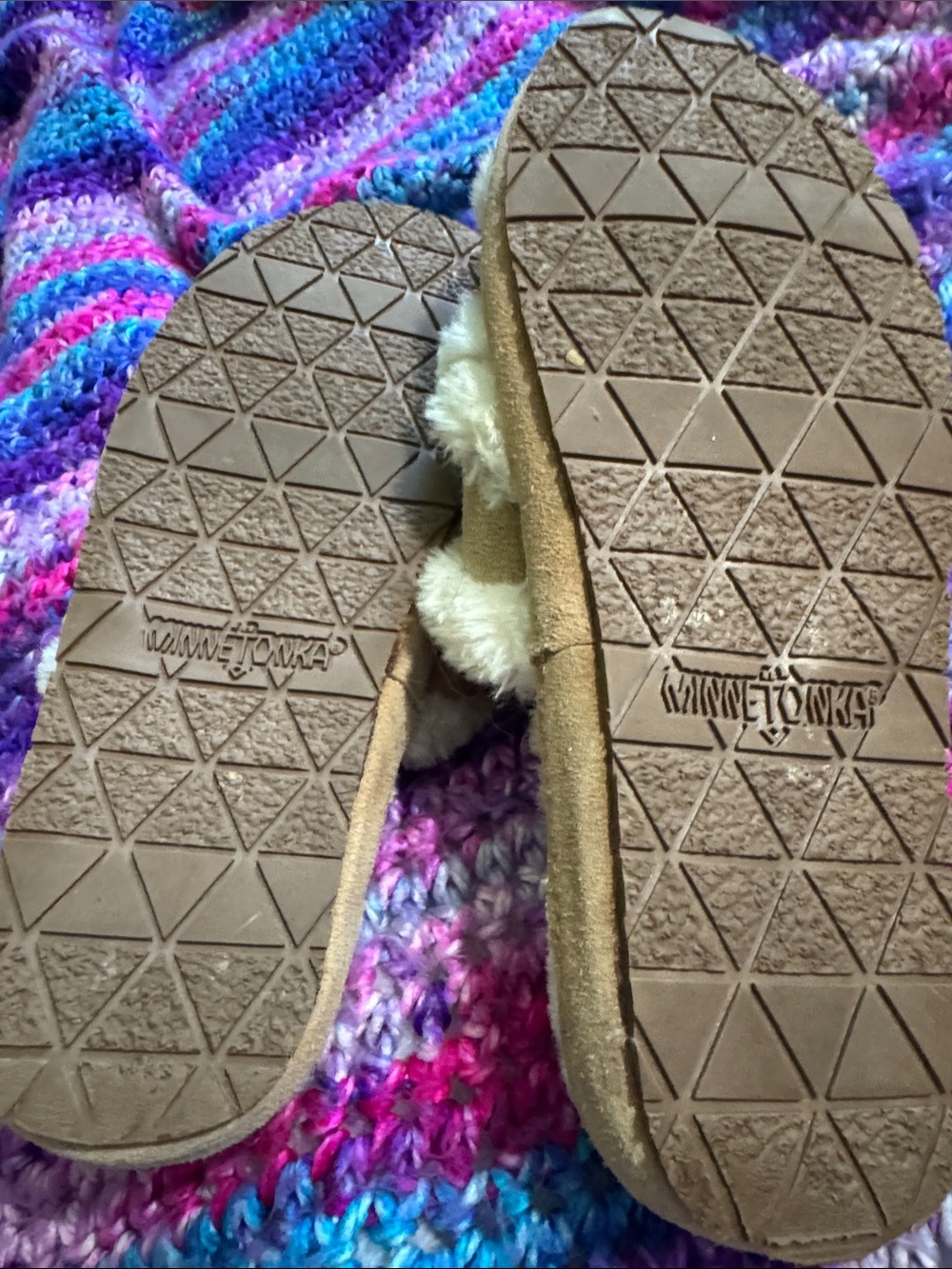 Minnetonka Beige Faux Fur Crossover Slide Slippers - Picture 3 of 5